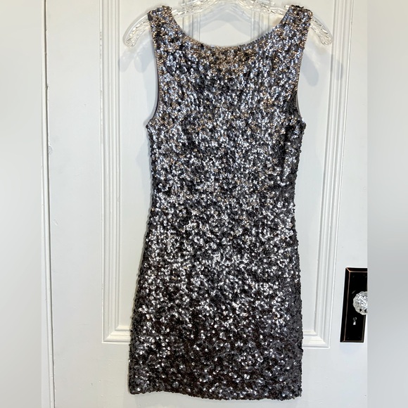 Amber Blue Gorgeous Silver Sequin Bodycon Stretch Tank Dress - Size M - Picture 3 of 5
